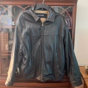 Leather jacket dockers xl black pockets